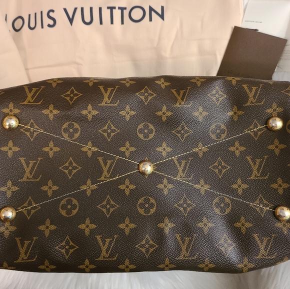 🔥Louis Vuitton Tivoli GM🔥 - Picture 3 of 15